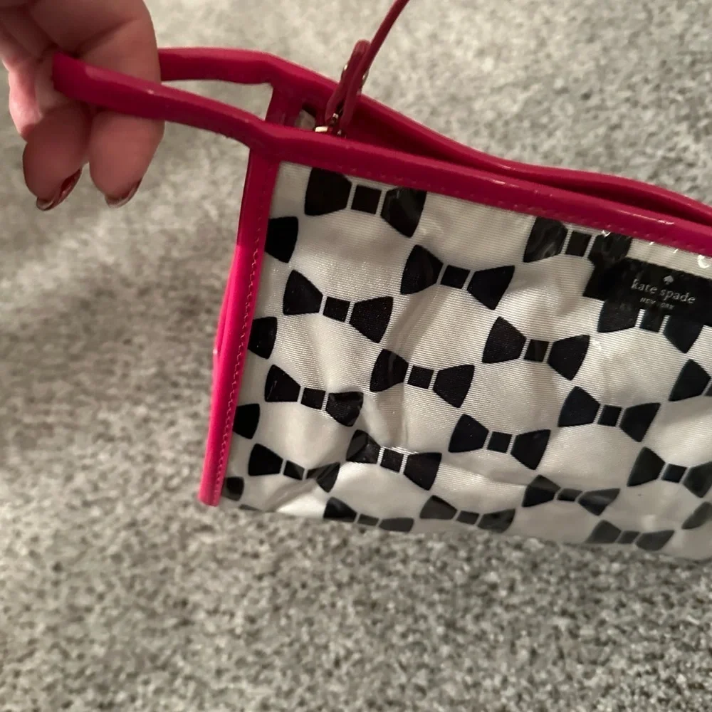 KATE SPADE Colin Makeup Bag Plastic Coating Hot Pink Black Bows White Zip